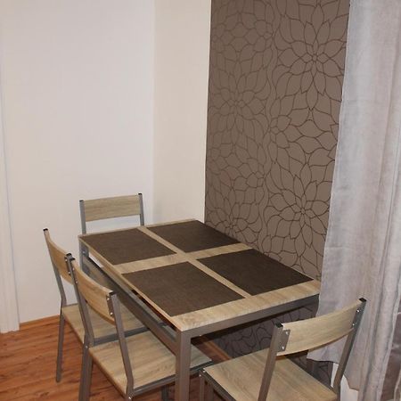 Suterenovy Apartman V Centre Пьештяни Экстерьер фото